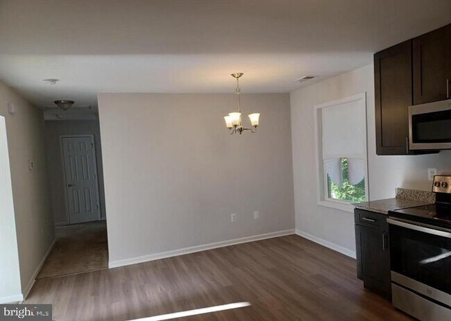 Foto del edificio - 15200 Peerless Ave