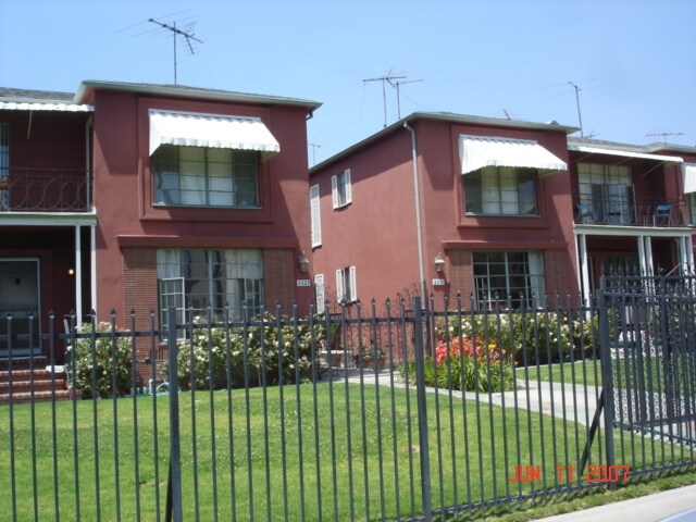 Building Photo - 5317 Russell Ave
