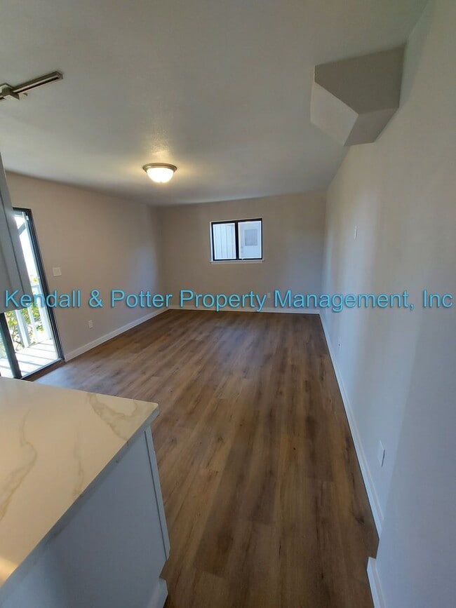 Building Photo - 405 HILL Crest