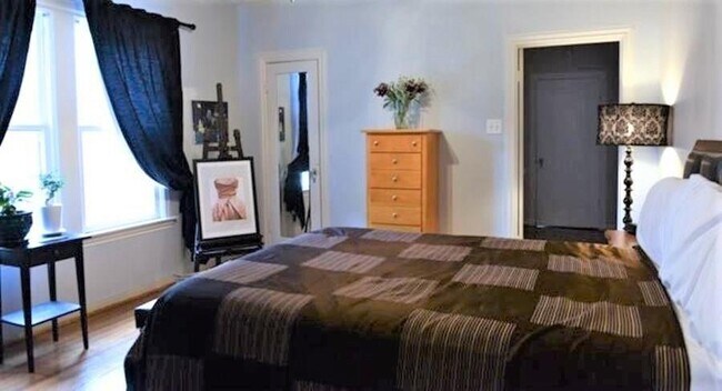 Foto del edificio - 5227 Stoneleigh Ave