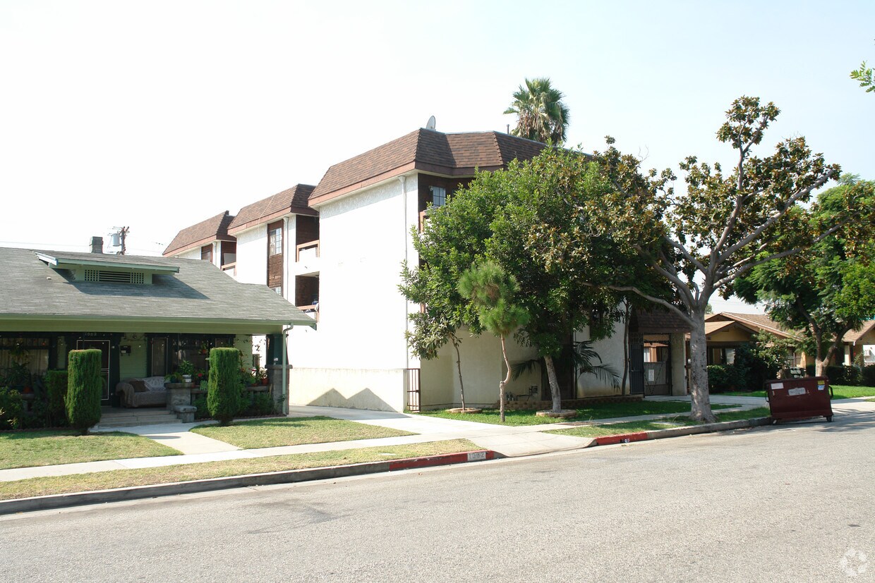 Primary Photo - 1000 Orange Grove Ave