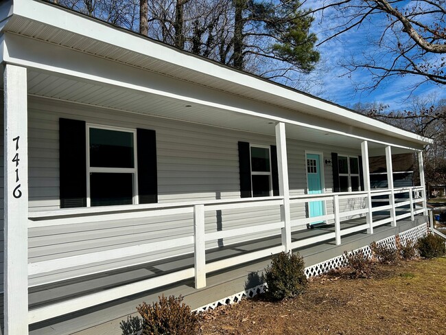 Building Photo - Fully Renovated One-Level Home in the heart of Chesterfield – New HVAC, Windows & Stunning Kitchen!