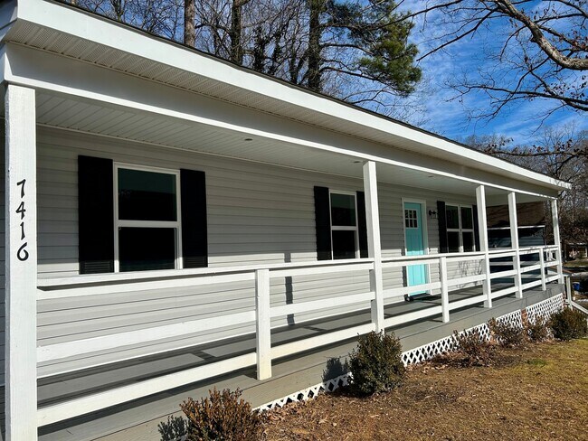 Foto del edificio - Fully Renovated One-Level Home in the heart of Chesterfield – New HVAC, Windows & Stunning Kitchen!