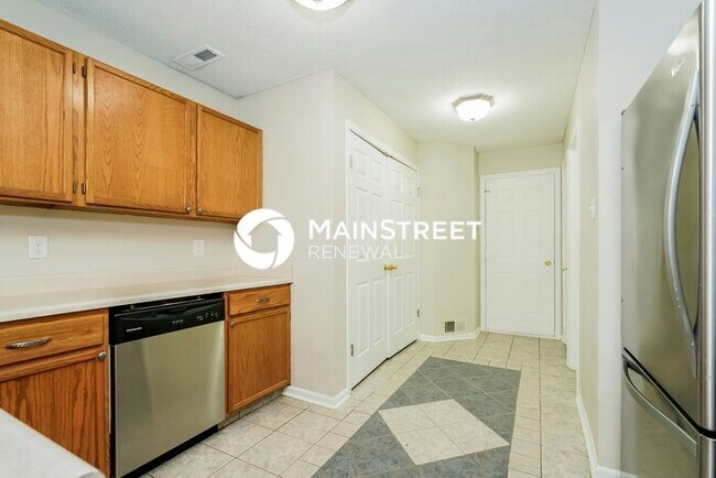 Building Photo - 3 Bedroom Pet-Friendly Home in GREENWOOD, IN with Main Street Renewal