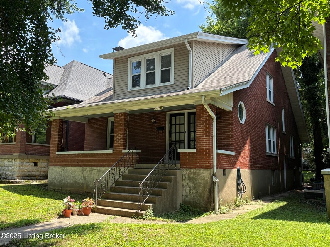 Primary Photo - 2126 Sherwood Ave