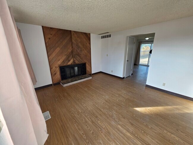 Foto del edificio - 1640 E 4th N