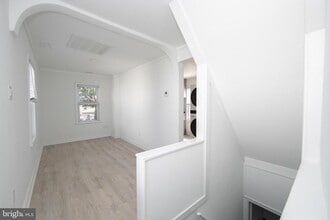 Building Photo - 905 Jersey Ave
