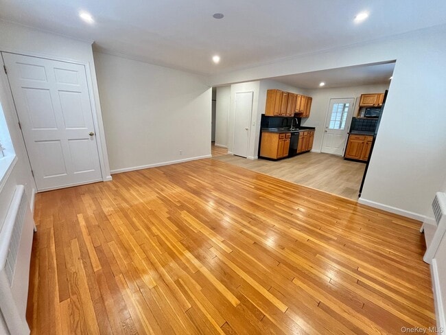 Building Photo - 103 Bennett Ave