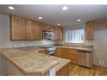 Building Photo - 3BR/1+1BA Townhouse - Seattle