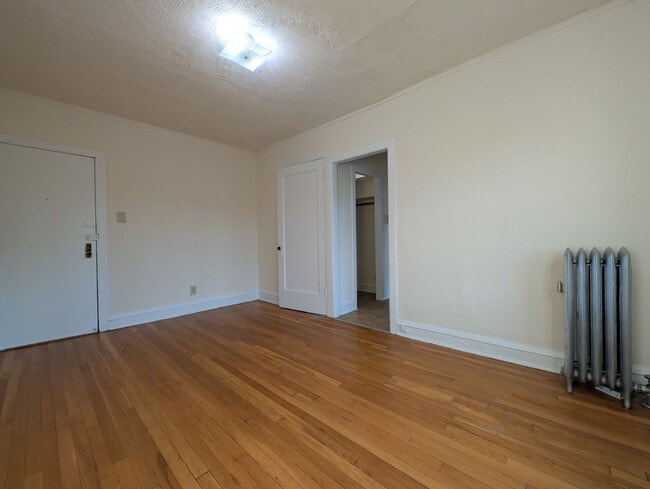 Building Photo - 2700 N Spaulding Ave