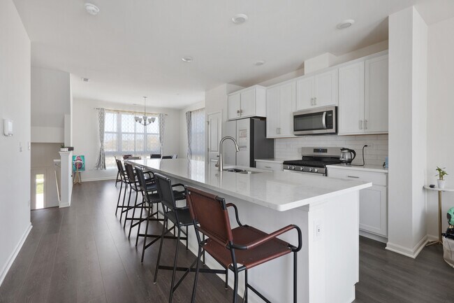 Foto del edificio - 2251 Parkside Dr