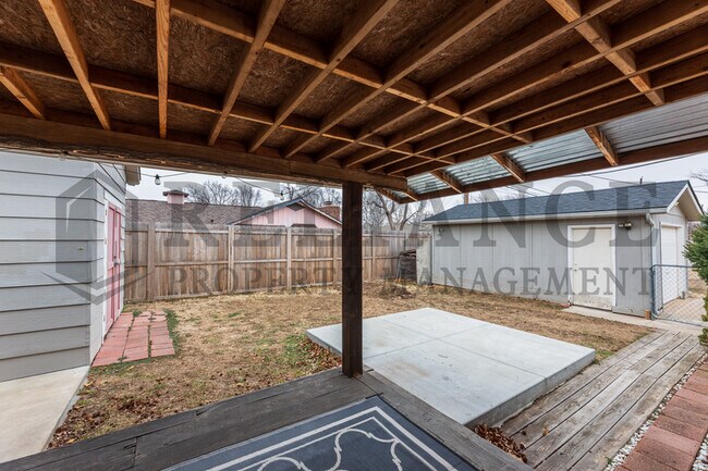 Foto del edificio - 2210 W Columbine Ln