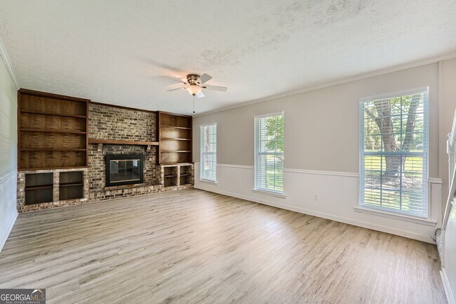 Foto del edificio - 493 Old Canton Rd