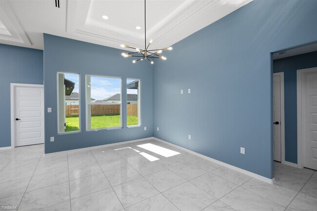 Building Photo - 3 br, 2 bath House - 2213 San Charbel St 2213