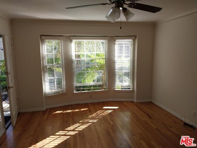 Foto del edificio - 8559 Holloway Dr