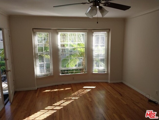 Building Photo - 8559 Holloway Dr