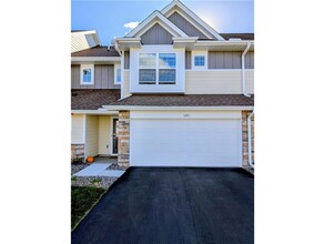 Building Photo - 1073 Jubert Dr