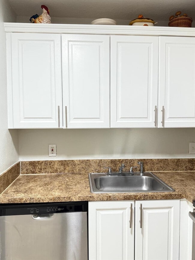 Building Photo - 11108 Royal Palm Blvd