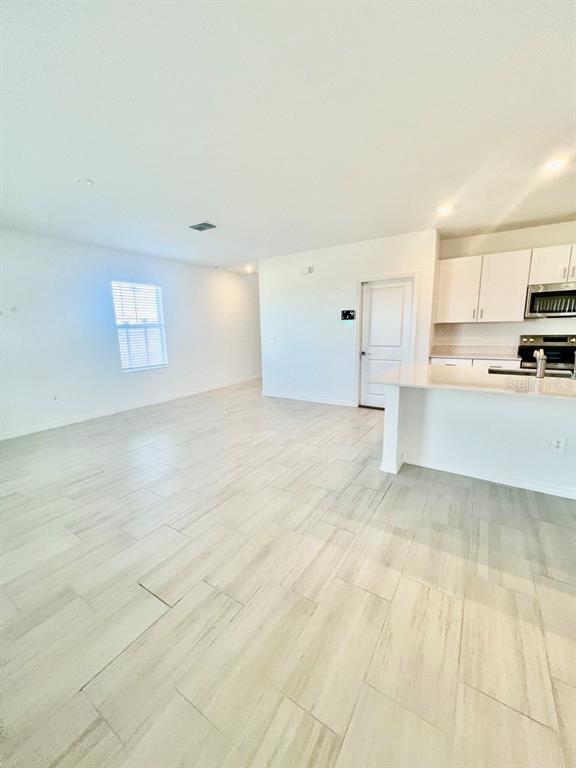 Building Photo - 9023 Bay Leaf Dr