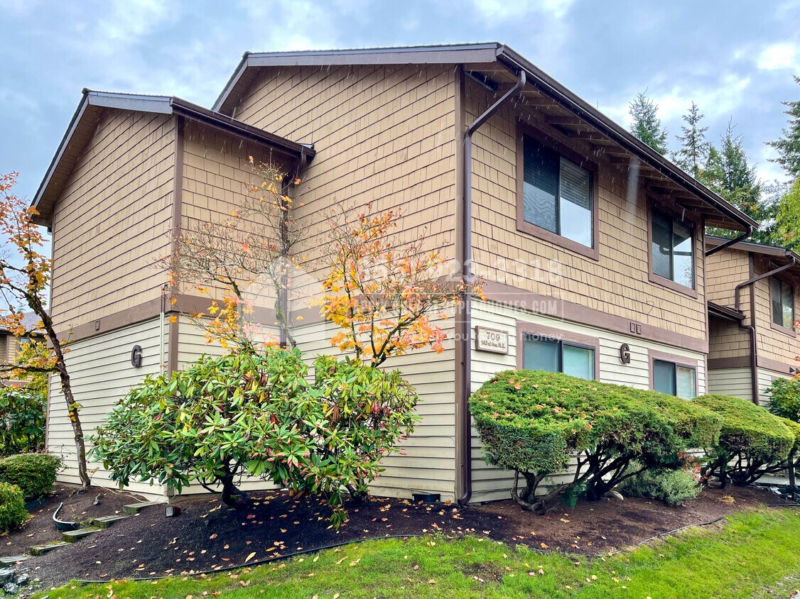 Primary Photo - 709 143rd Ave NE