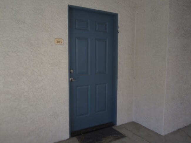 Building Photo - GORGEOUS CORONA CONDO