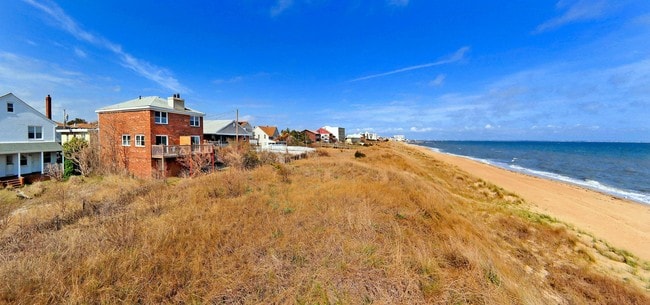 Building Photo - 1424 E Ocean View Ave