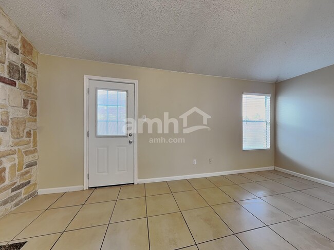 Foto del edificio - 800 Castlewick Ct