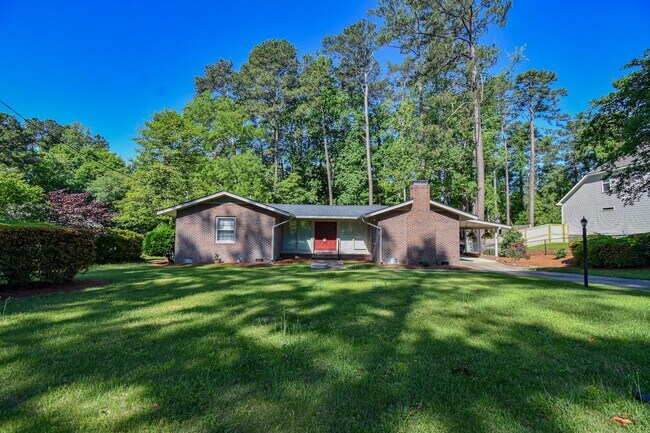 Building Photo - Available Now! 3 Bedroom 2 Bathroom Home- ...