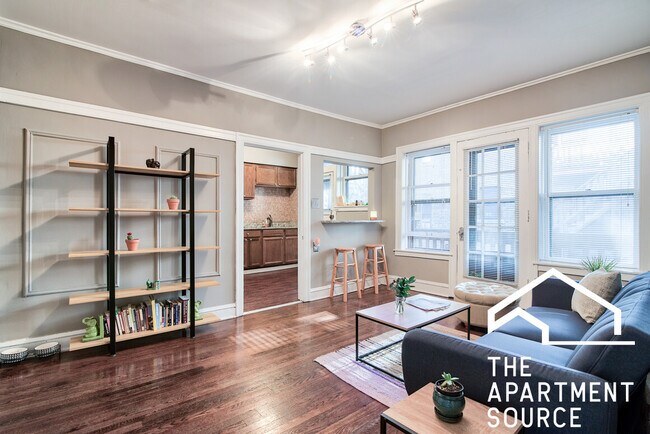 Building Photo - 3505 N Pine Grove Ave