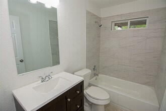 Building Photo - 10815 Ritow St