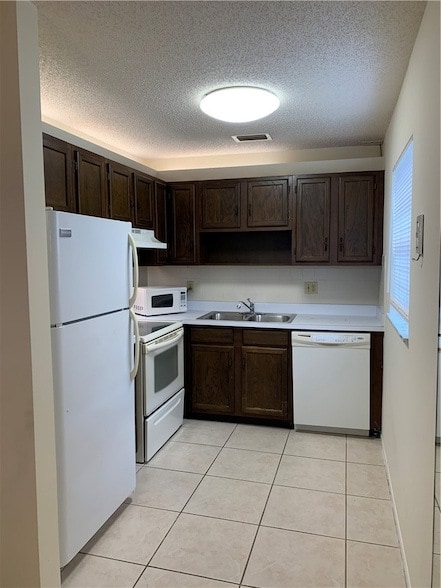 Foto del edificio - 37 Pine Arbor Ln