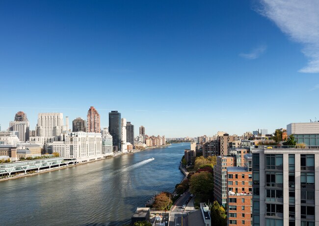 Foto del interior - Riverwalk Crossing