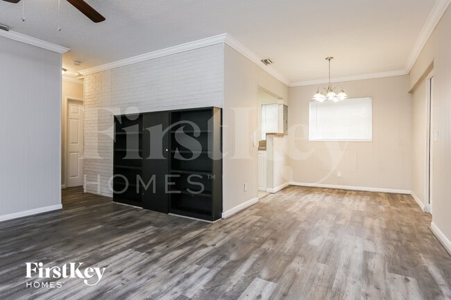 Building Photo - 1078 NE 157th St