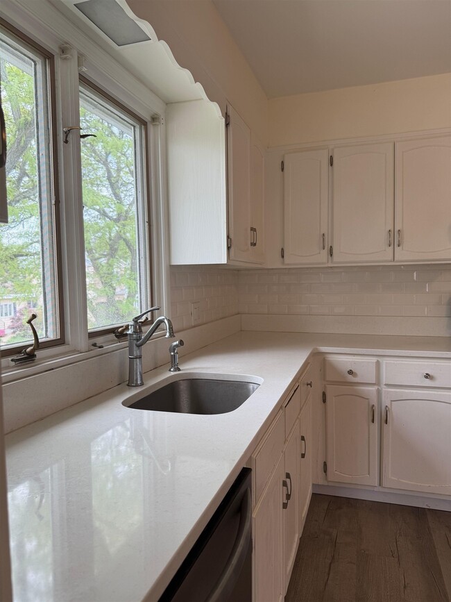 Building Photo - 203 Terrace Ave