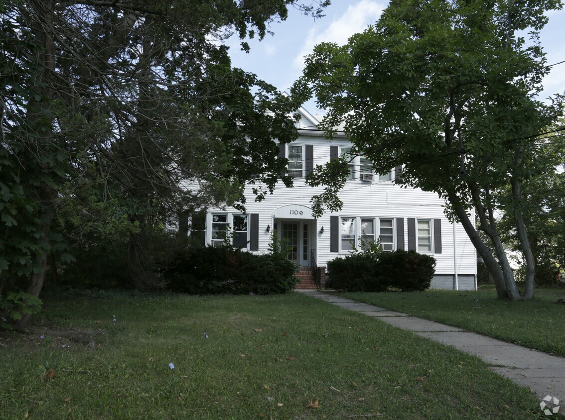 Building Photo - 1109 Livingston Ave