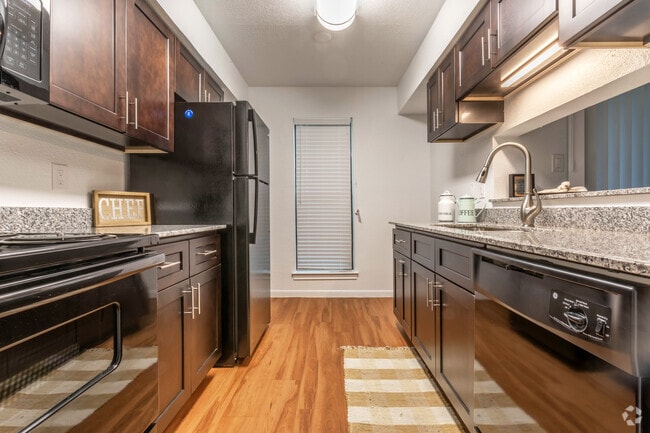 Kitchen - Kingwood Lakes