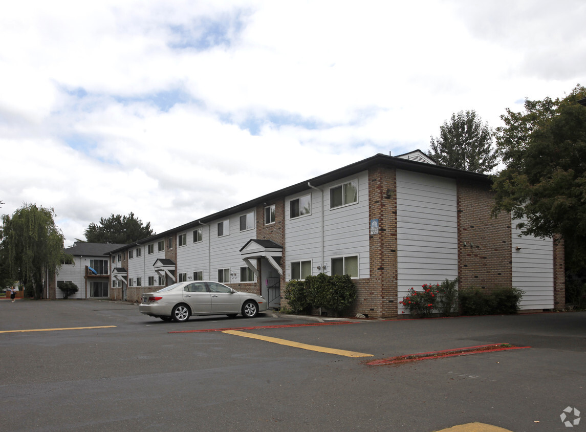 Primary Photo - Gateway Park Apartments