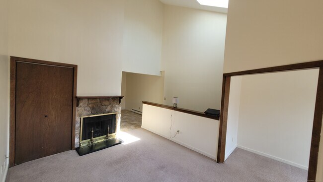 Building Photo - 295 Redstone Hill Rd