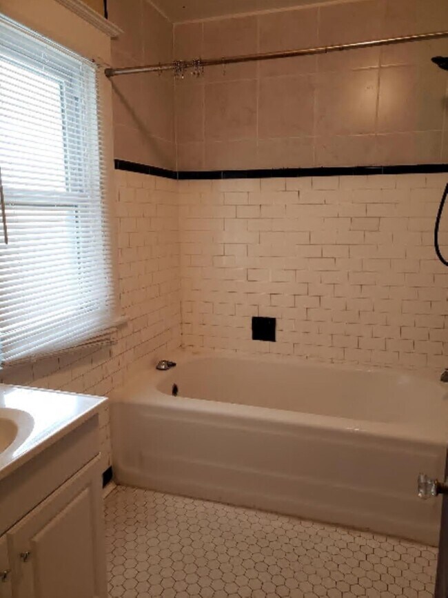 Foto del edificio - 918 E Locust St