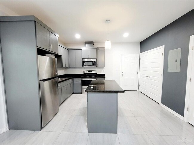 Building Photo - 9 Taxco Ct