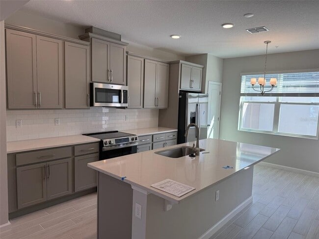 Building Photo - 619 Pothos St