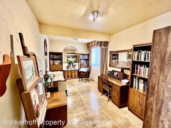 Building Photo - 3 br, 1.5 bath House - 3054 S Uravan St