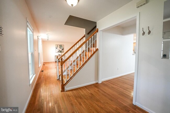 Building Photo - 4230 Avon Dr