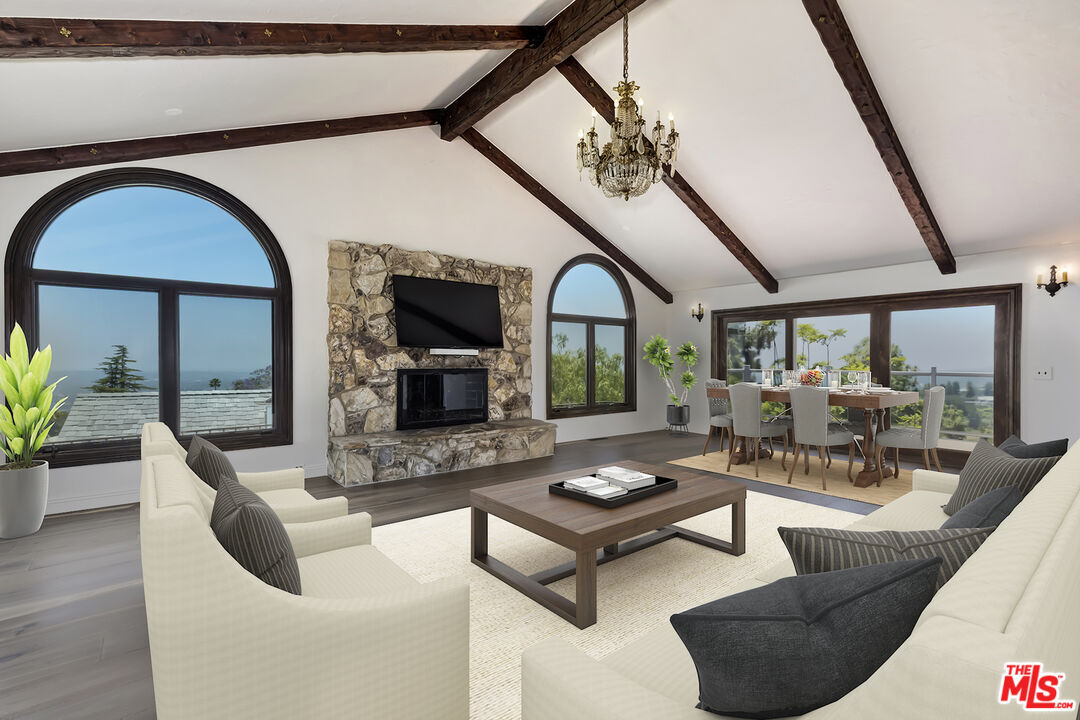 Foto principal - 9354 Claircrest Dr