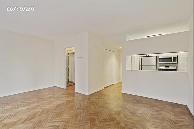 Building Photo - 150-156 W 56th St