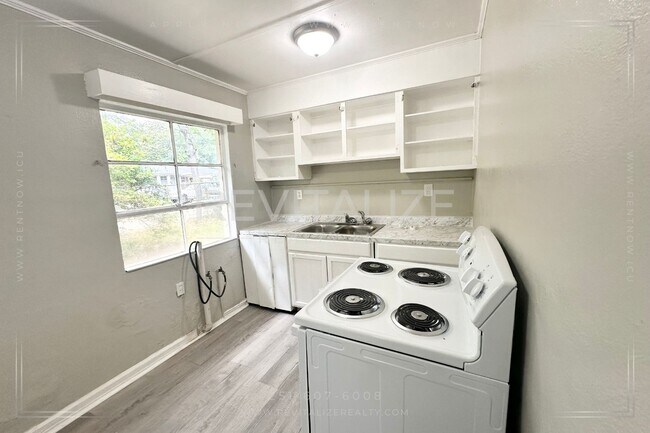 Foto del edificio - 2 Bed / 1 Bath in Mobile, AL!