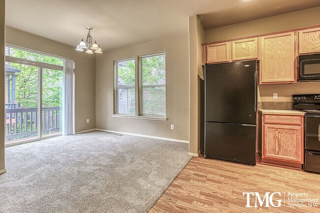 Building Photo - Wonderful Two Bedroom, 2.5 Bathroom Townho...