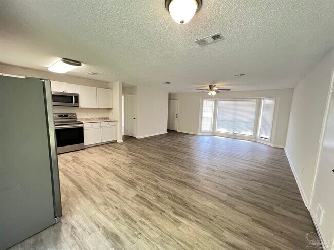Building Photo - 7686 Old Hickory Dr