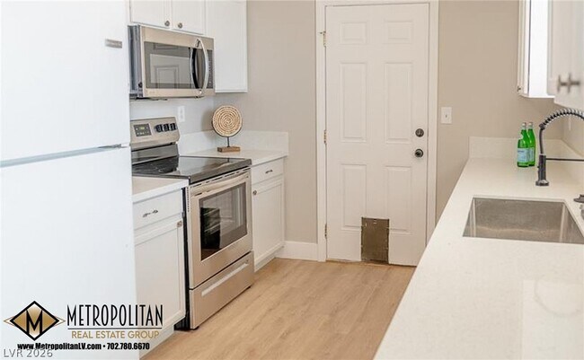 Foto del edificio - 6780 Newby Ln