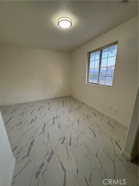 Foto del edificio - 6475 Stover Ave